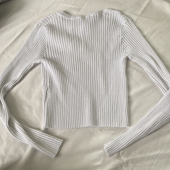 Brandy Melville Sweater - Picture 4 of 4